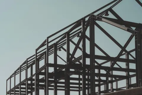 Estrutura em light steel frame — Imagem ilustrativa (Pexels), foto: Laura Cleffmann